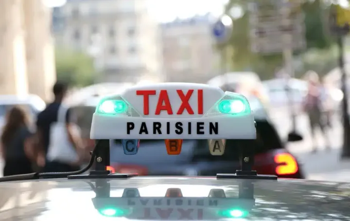 Règles Routières 2026 : Checklist pour les Taxis Parisien