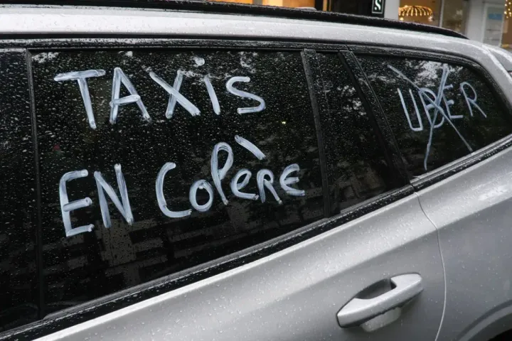Centrales digitales : quand la réservation masque un VTC derrière le mot « taxi »