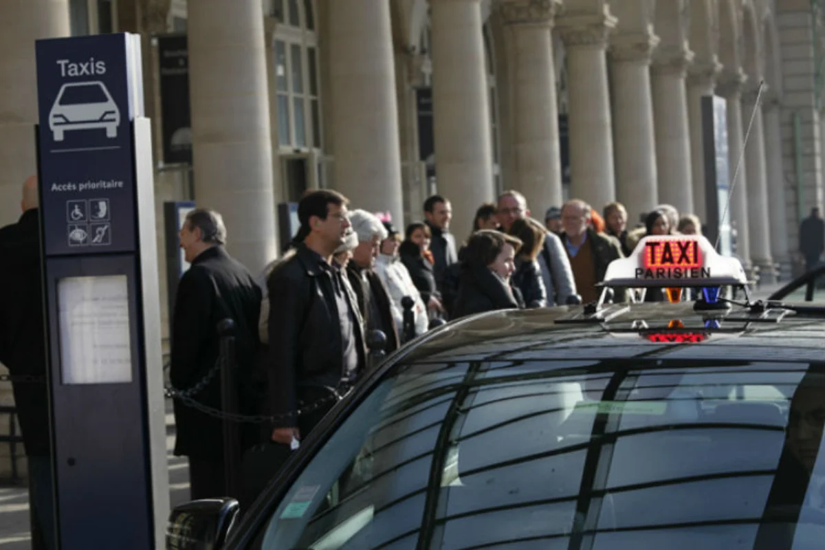 Découvrez les conseils essentiels pour utiliser un taxi à Paris de manière efficace et sécurisée.